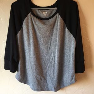 Black and gray three-quarter sleeve shirt